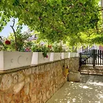 With A Parking Space Apartament Mali Lošinj