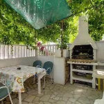 With A Parking Space Apartament Mali Lošinj
